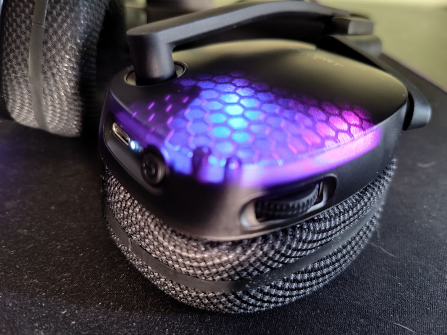 Co-Optimus - News - ROCCAT Syn Pro Air Headset Impressions